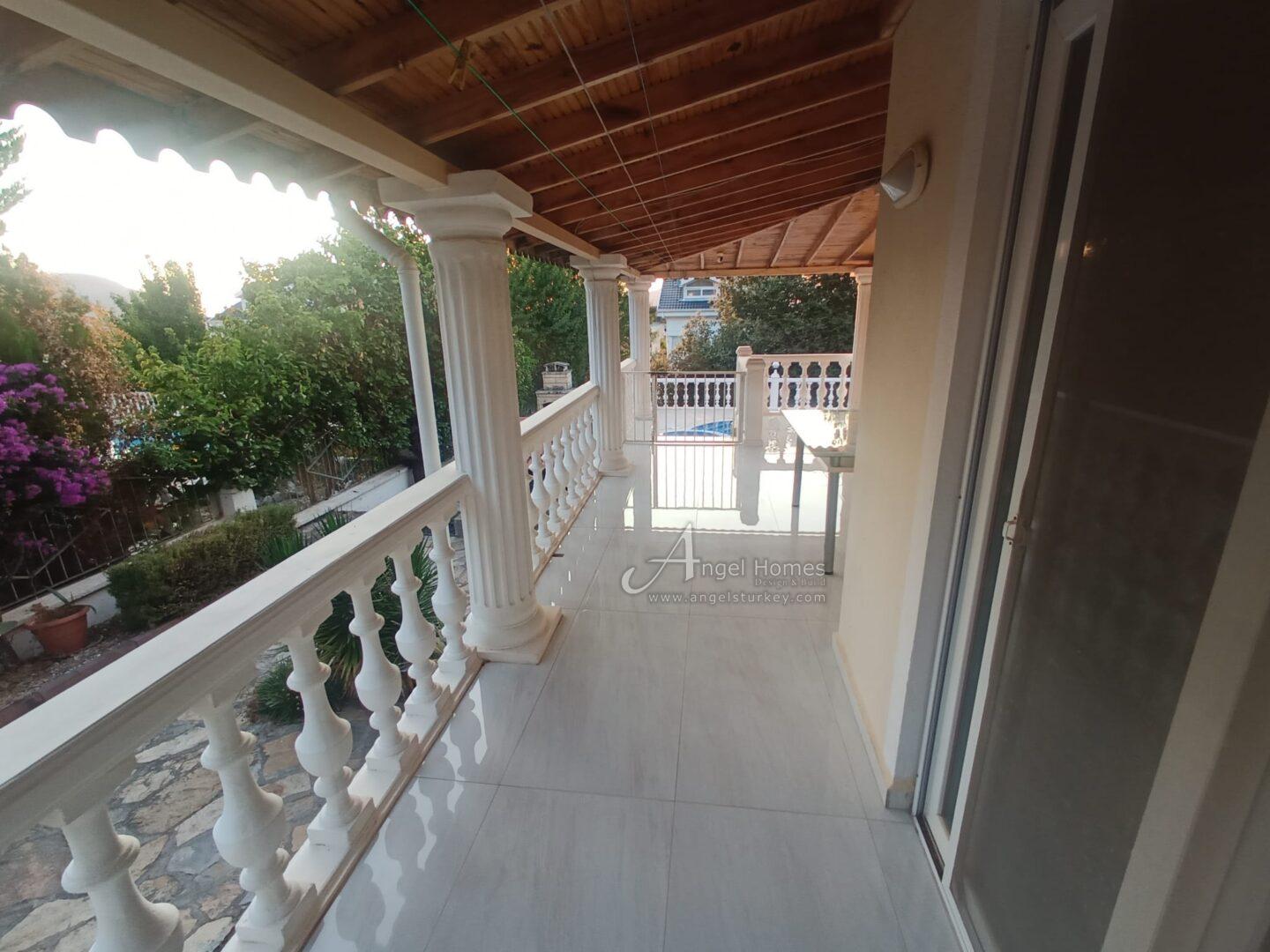 8-bed villa for sale