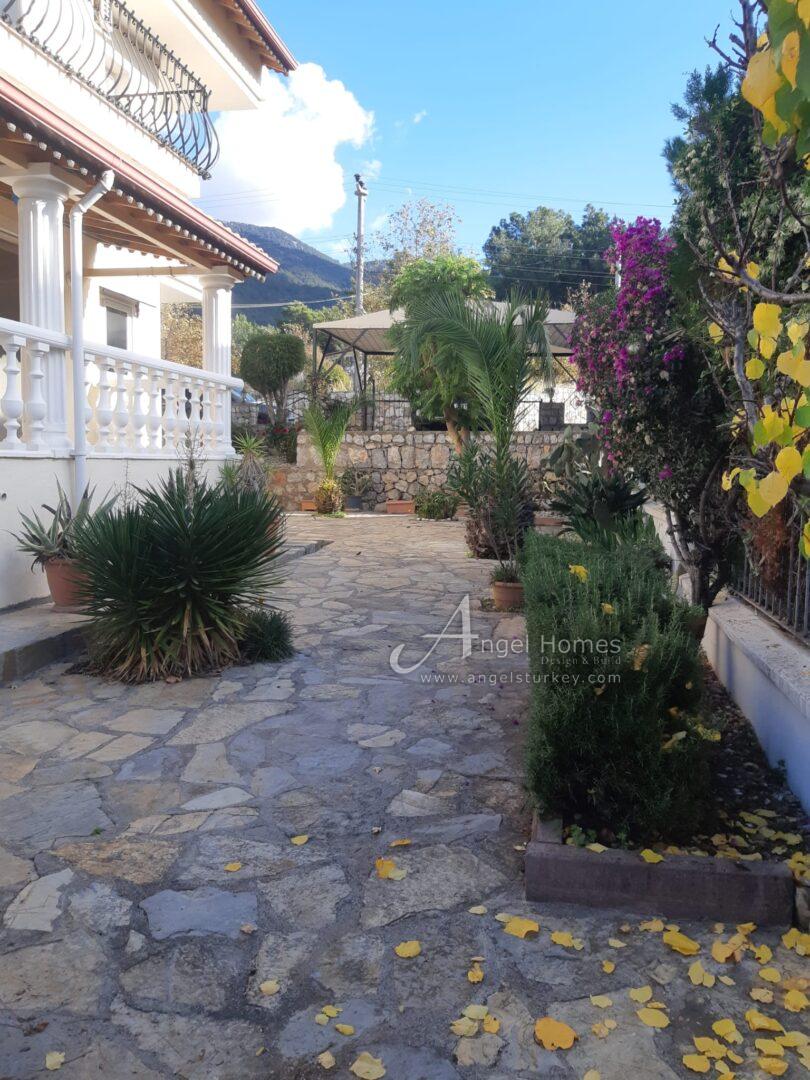LARGE 8-BED VILLA FOR SALE IN OVACIK – Private Pool & S/C Apartment