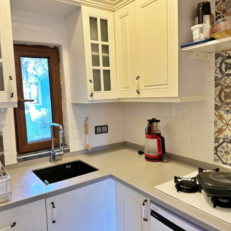 FURNISHED 2-BED GROUND-FLOOR APARTMENT IN OVACIK – Popular Site with Communal Facilities